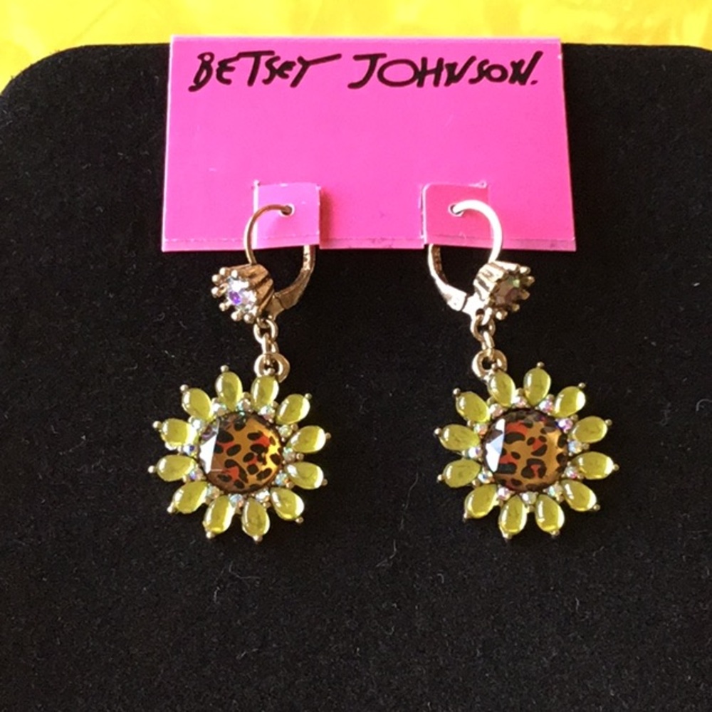 Betsey Johnson yellow & leopard flower earrings. NWT